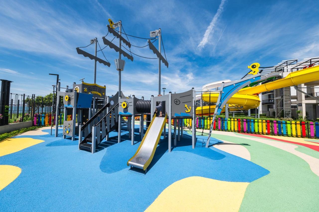Voya Beach Resort Sveti Vlas Dış mekan fotoğraf Playground at the resort