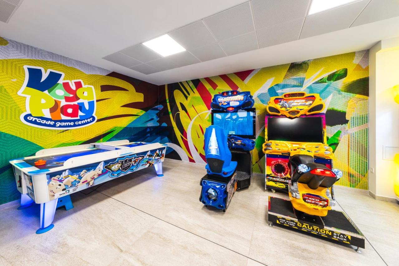 Voya Beach Resort Sveti Vlas Dış mekan fotoğraf A typical arcade