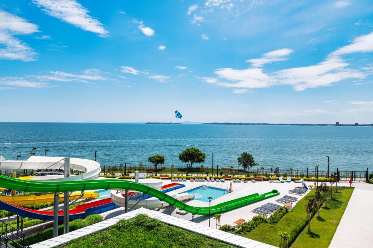 Voya Beach Resort Sveti Vlas Dış mekan fotoğraf View of the Black Sea from the complex