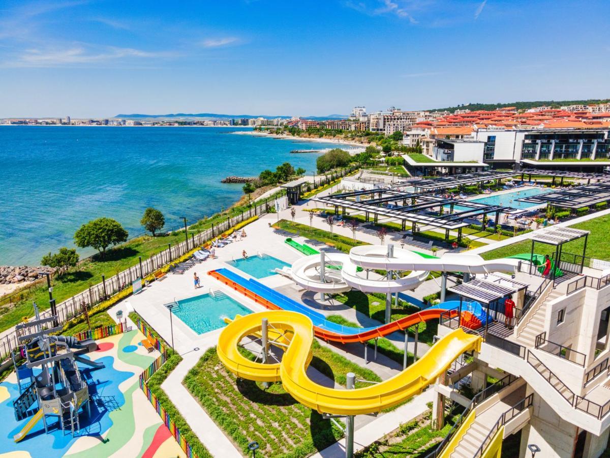 Voya Beach Resort Sveti Vlas Dış mekan fotoğraf View of the water park