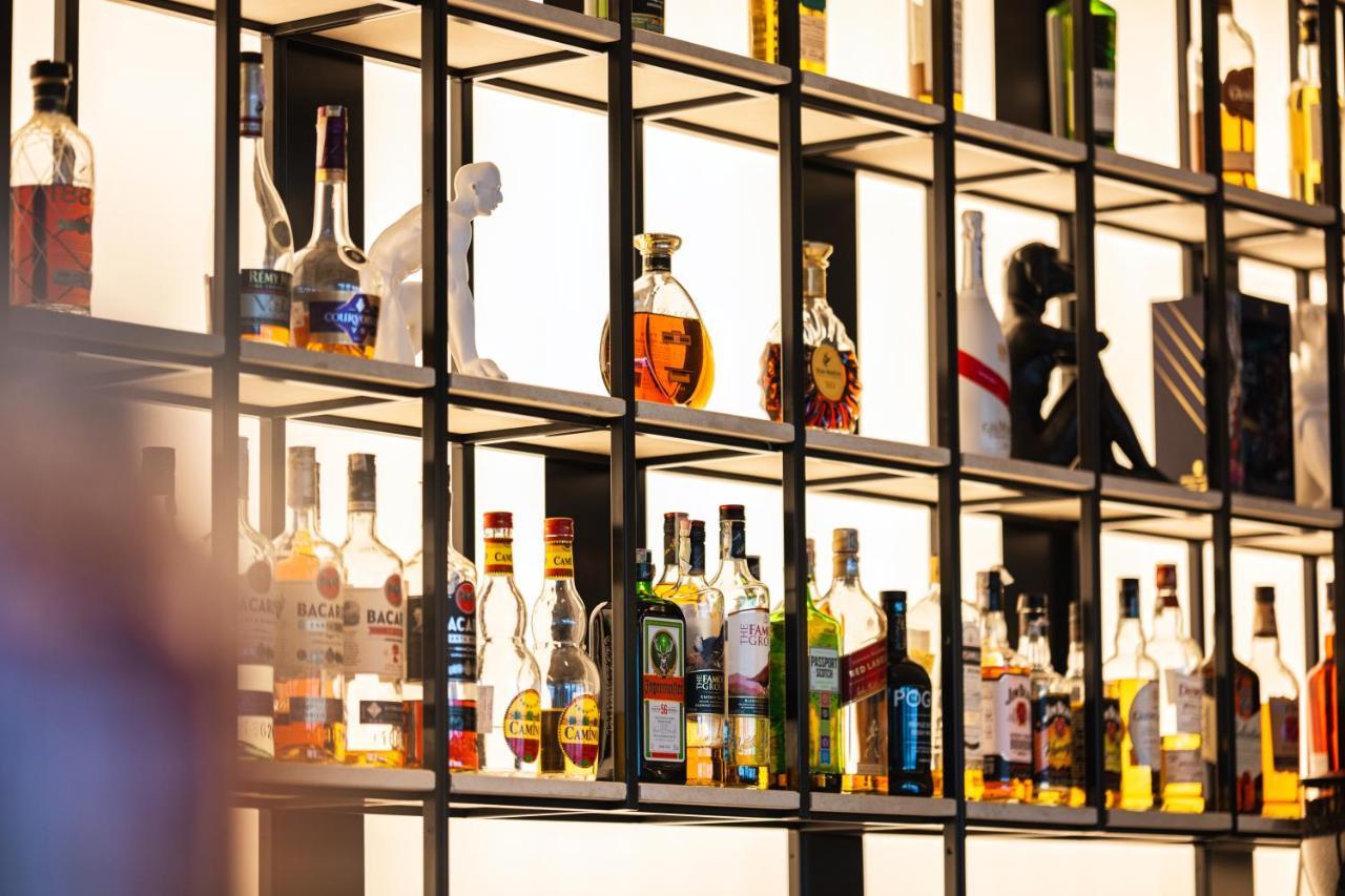 Voya Beach Resort Sveti Vlas Dış mekan fotoğraf A selection of liqueurs