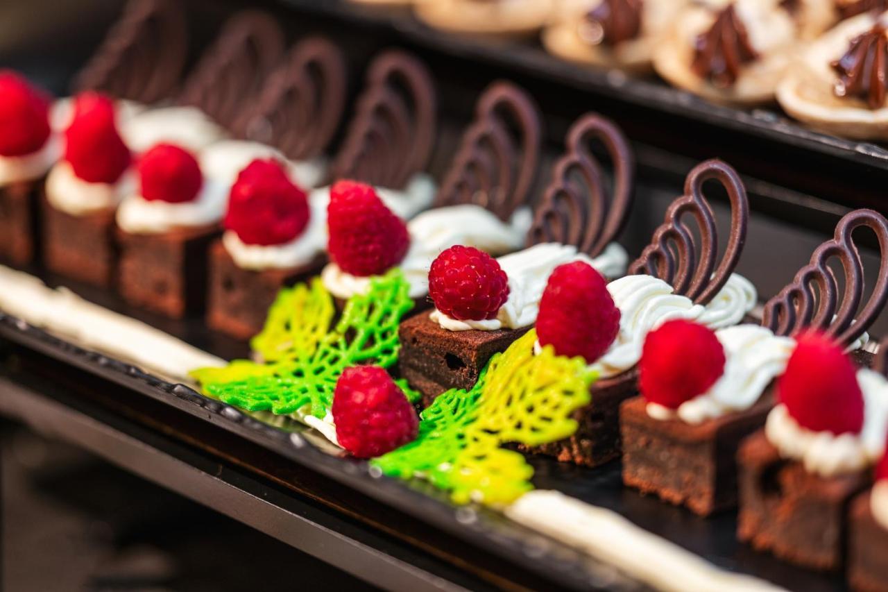 Voya Beach Resort Sveti Vlas Dış mekan fotoğraf Petit fours
